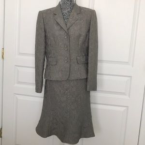 Anne Klein skirt suit
